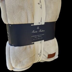 BROOKS BROTHERS LIGHT Beige Plush FLEECE Oversized Twin XL BLANKET